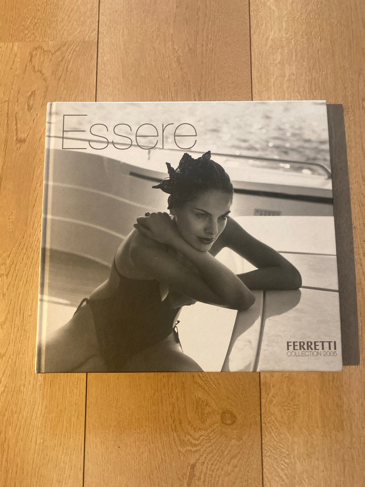 Ferretti Yachts Catalogus "Essere" Collectie 2005, Ophalen of Verzenden, Zo goed als nieuw, Catalogus