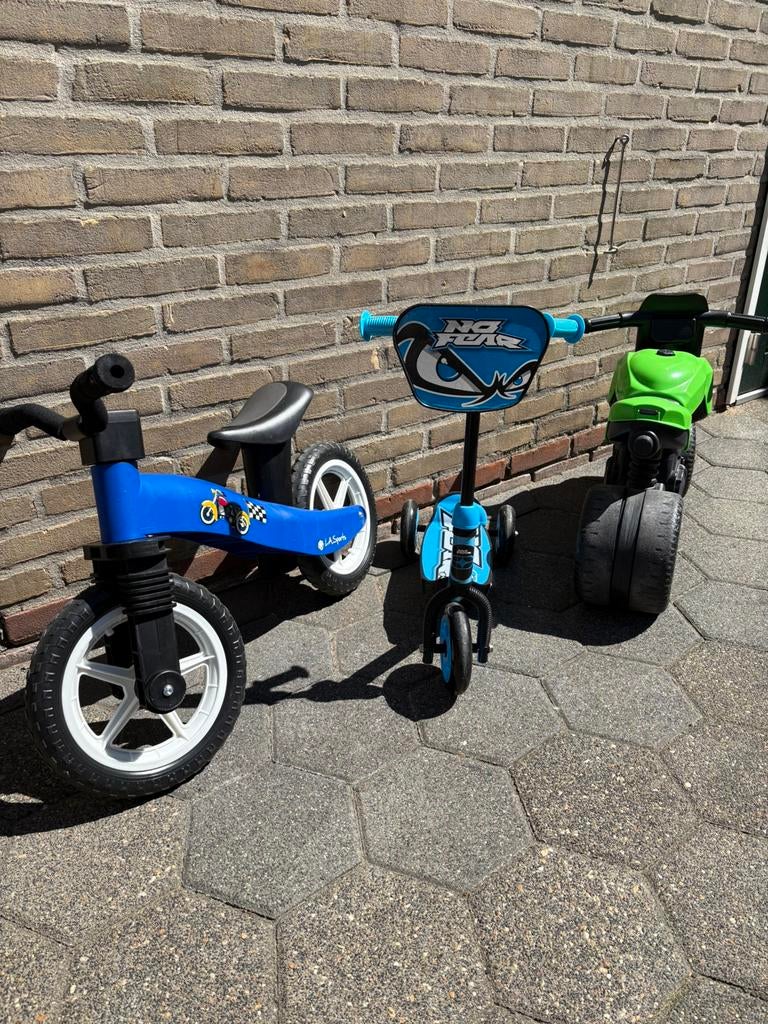 Te koop loopfiets loopscooter en autopetje, Ophalen of Verzenden, Zo goed als nieuw