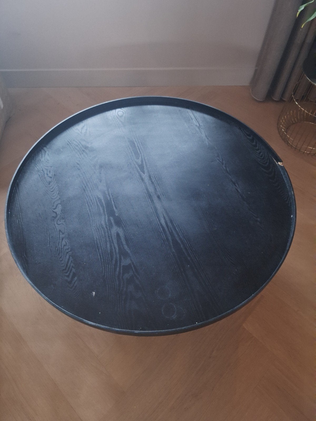 Gratis af te halen: Zwarte houten salontafel (Ø 100 cm), Ophalen of Verzenden