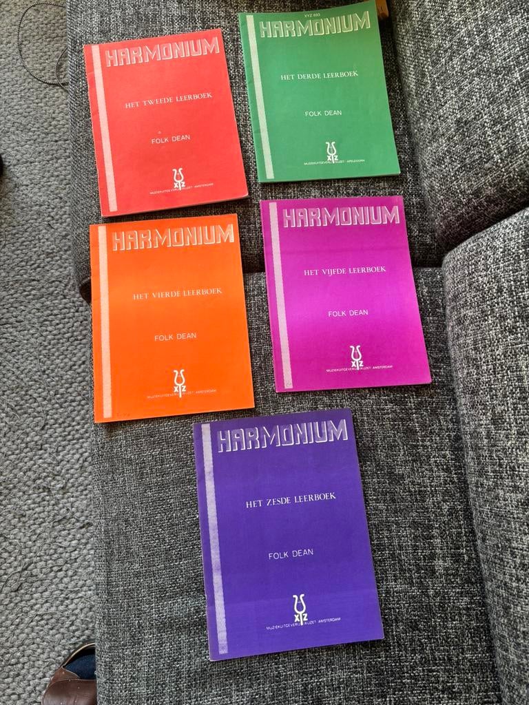 HARMONIUM FOLK DEAN  LEERBOEK 2,3,4,5,6 TOPSTAAT  foto’s), Gebruikt, Les of Cursus, Ophalen of Verzenden, Keyboard