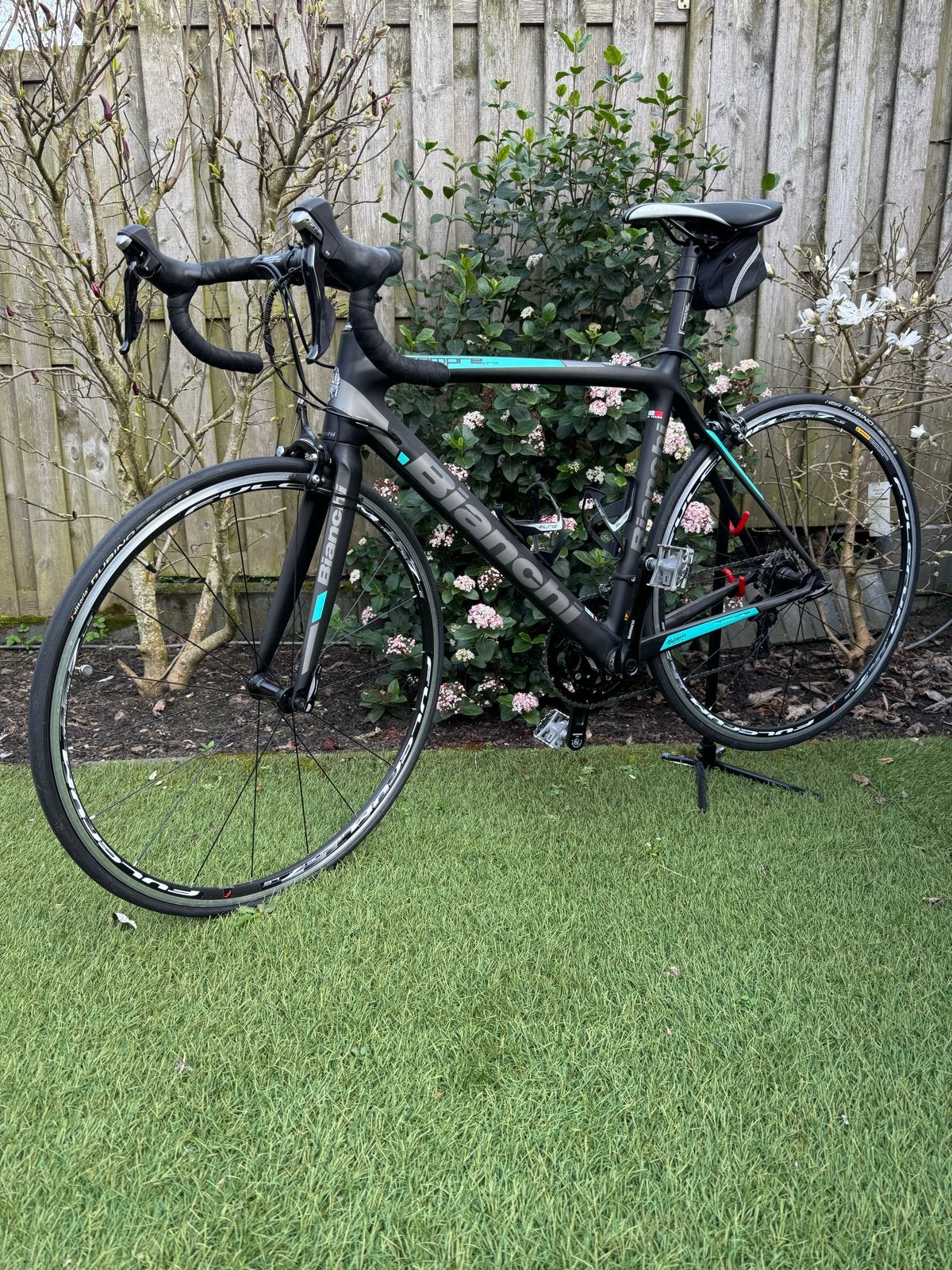 Bianchi Sempre Pro racefiets - Carbon - Shimano 105, Fietsen en Brommers, Fietsen | Racefietsen, 28 inch, Gebruikt, Carbon, Meer dan 20 versnellingen