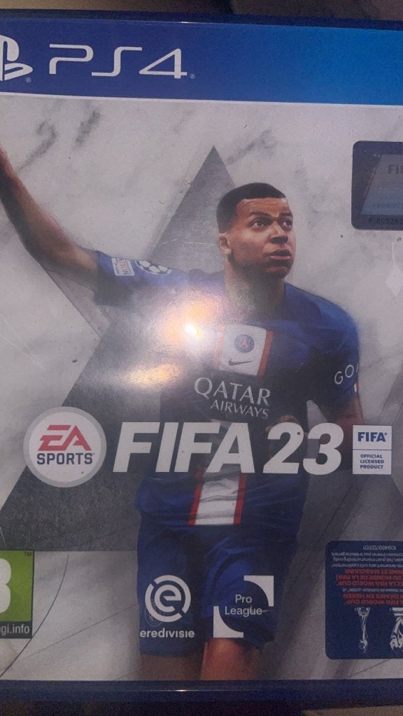 PS4 FIFA 23 + PS4 GTA 5, Spelcomputers en Games, Games | Sony PlayStation 4, Ophalen, Zo goed als nieuw, Eén computer, Sport