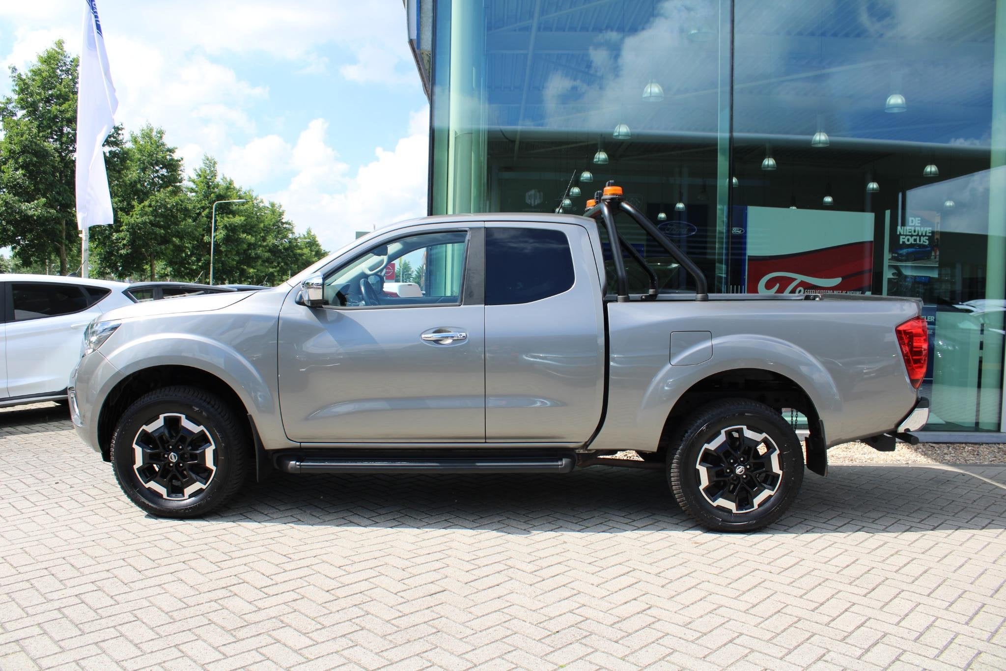 Nissan Navara 2.3 dCi N-Connecta King Cab 163pk Trekhaak | N, Auto's, Nissan, Stof, Gebruikt, 4 cilinders, 163 pk