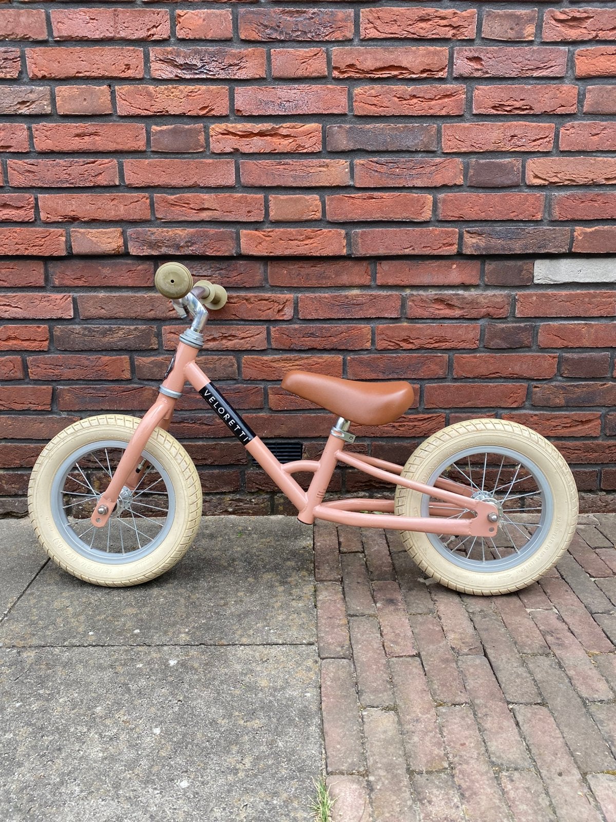 Veloretti mini loopfiets roze, Fietsen en Brommers, Fietsen | Kinderfietsjes, Gebruikt, Minder dan 16 inch, Ophalen