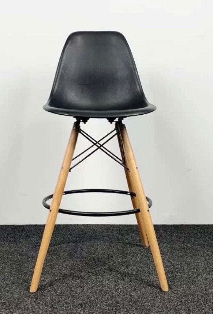Zwarte barkruk met houten poten - Eames stijl, Ophalen, Hout, Drie, Zwart
