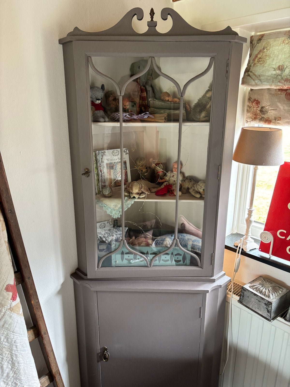 Antieke hoekkast met glazen deuren, Antiek en Kunst, Ophalen