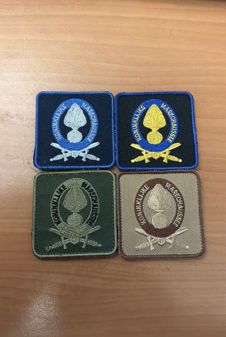4 stuks 5x5 patchs van de Koninklijke Marechaussee, Verzamelen, Ophalen of Verzenden, Marechaussee, Nederland, Embleem of Badge