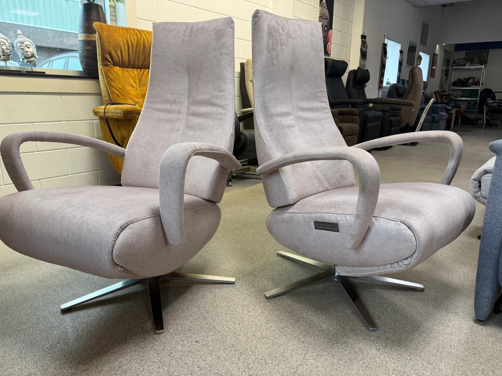 Top merken outlet stoelen en sta op fauteuils gratis bezorgd, Verzenden, Zo goed als nieuw, Ruim 100 modellen in alle kleuren en maten