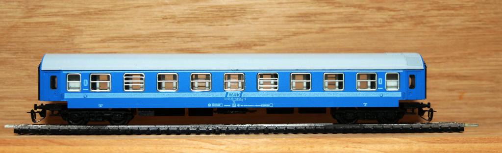 BERLINER TT BAHN SCHAAL 1/120 MAV PERS. WAGON, Overige merken, Gelijkstroom, Ophalen of Verzenden, Analoog