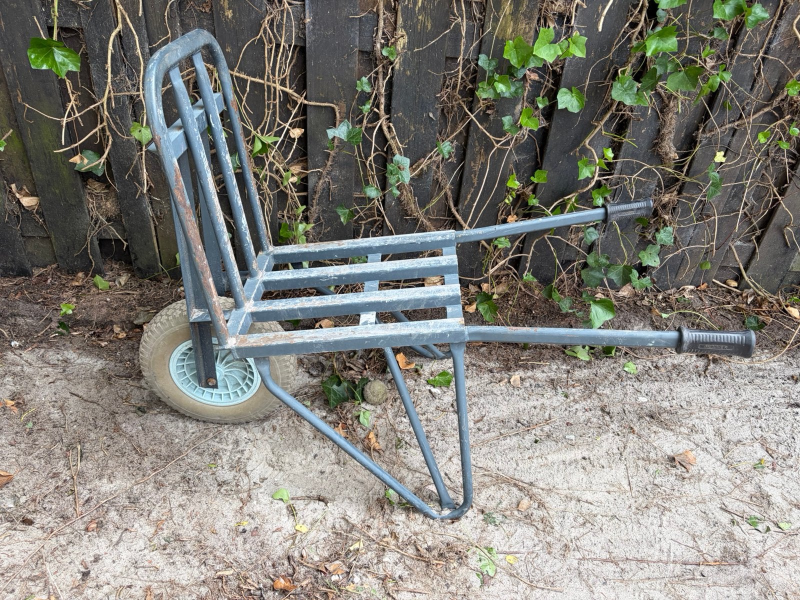 Steen kruiwagen in prima staat, Tuin en Terras, Ophalen, Gebruikt, Handmatig, Eenwielig