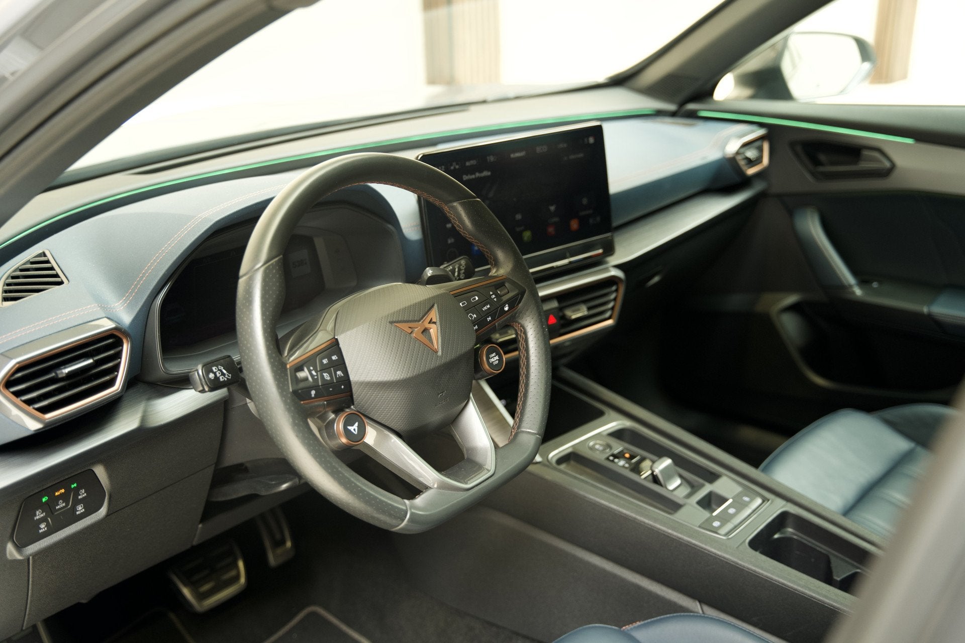 CUPRA Formentor 1.4 e-Hybrid VZ Copper Edition PANO|Memoryst, Auto's, Gebruikt, 4 cilinders, Formentor, Leder