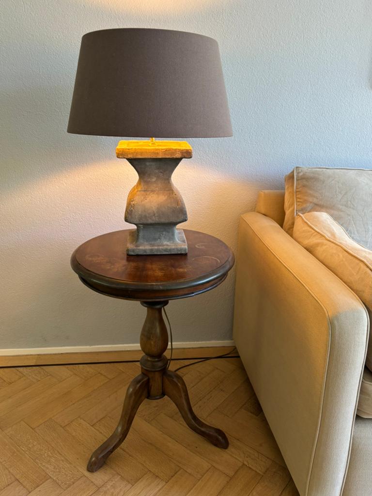 Grijs betonnen lampenvoet met kap, Huis en Inrichting, Ophalen, Overige materialen, Gebruikt, 50 tot 75 cm