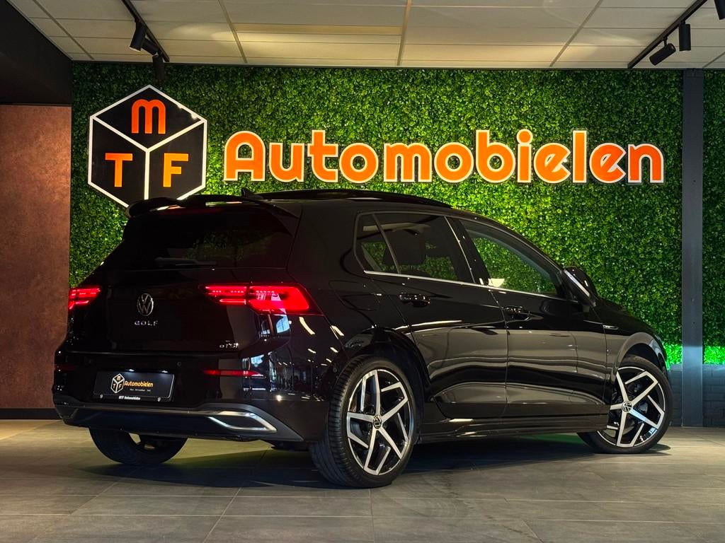 Volkswagen Golf 1.5 eTSI 150 PK |PANO|CAMERA|OETTINGER, Huisgarantie, 4 cilinders, Zwart, Bedrijf