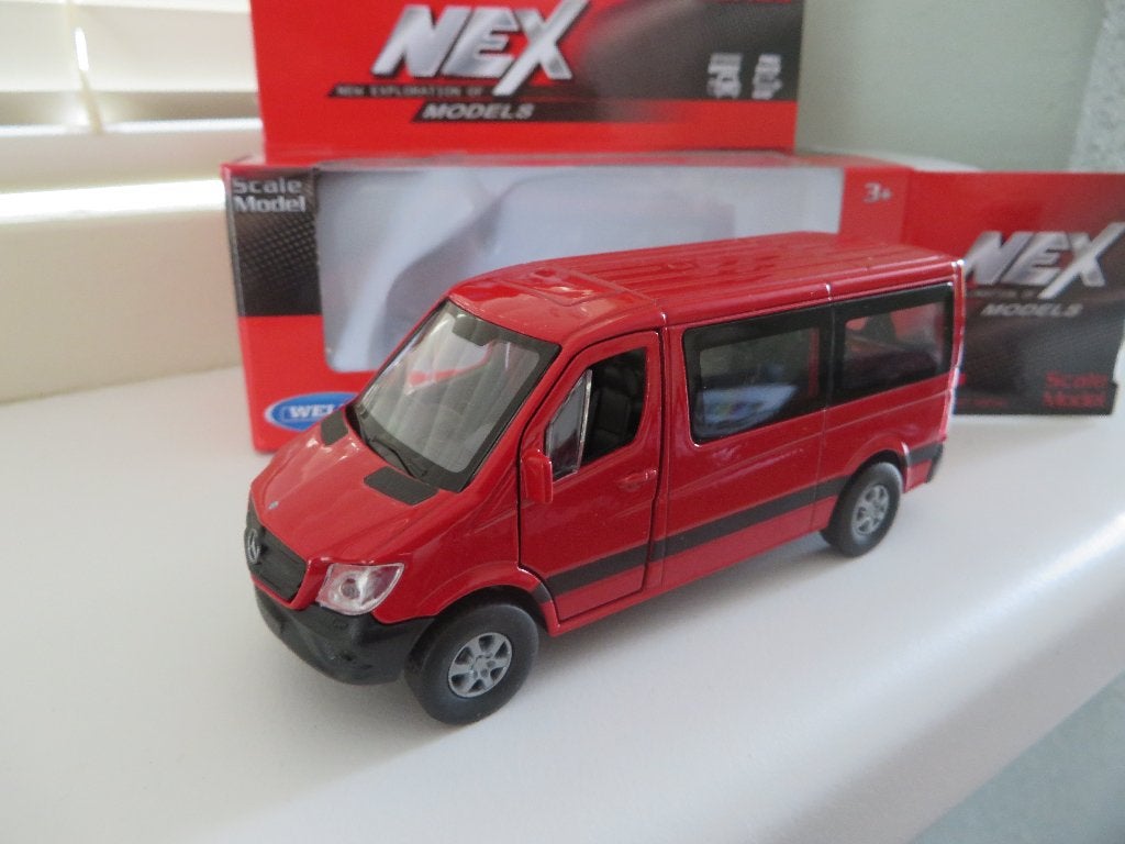 Welly Mercedes Sprinter Personen Taxi bus, Hobby en Vrije tijd, Modelauto's | 1:43, Ophalen of Verzenden, Nieuw, Auto, Overige merken