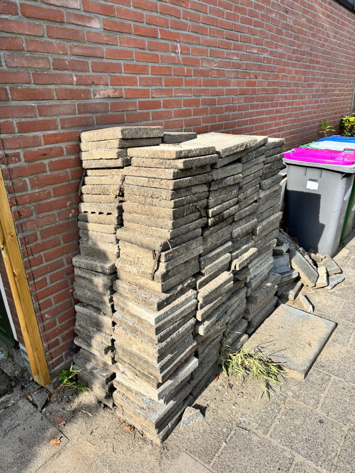 Gebruikte Beton tuintegels 30x30 gratis op te halen, Tuin en Terras, Tegels en Klinkers, Ophalen, Gebruikt, 10 m² of meer, Beton