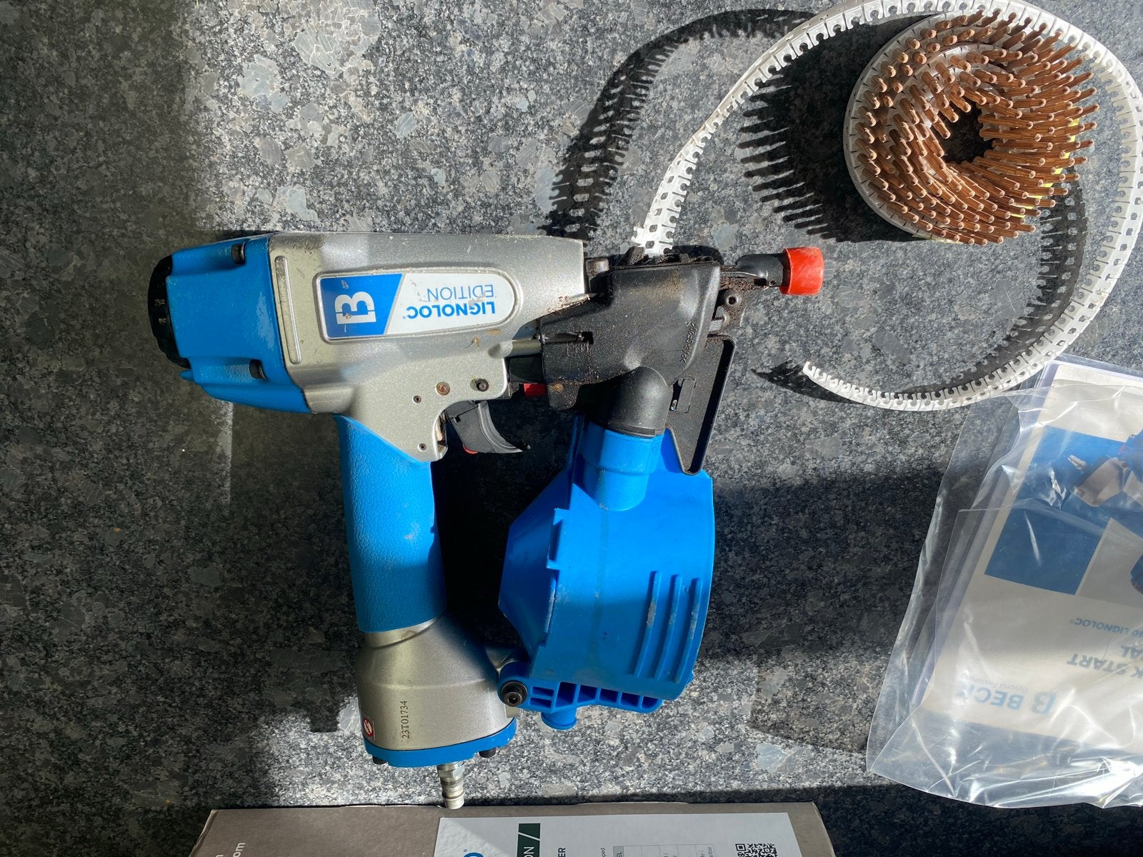 Lignoloc Spijkerpistool met Beuken Spijkers - Roestvrij, Ophalen of Verzenden, Zo goed als nieuw, Tacker/nietmachine, Overige merken