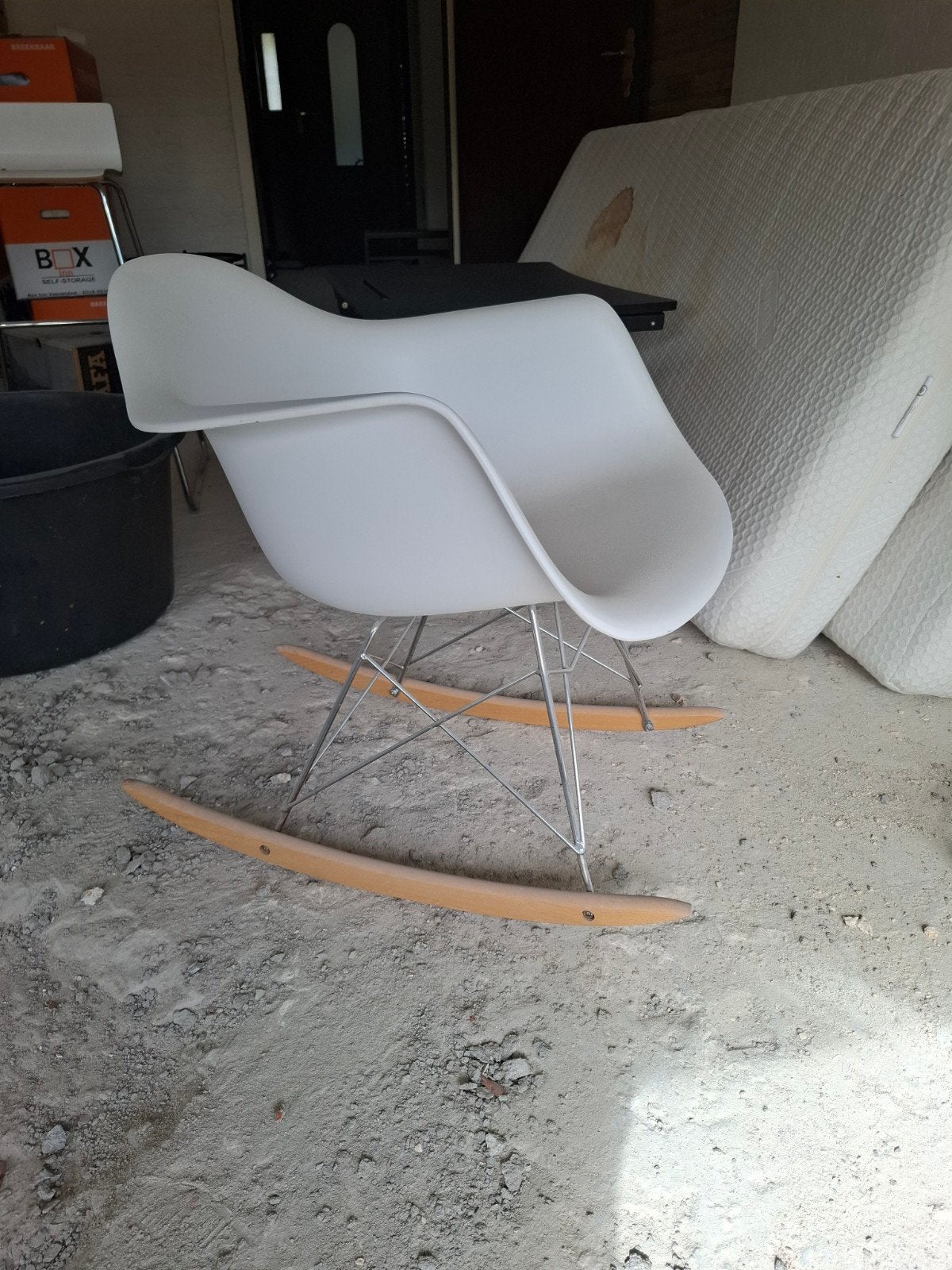 Design schommelstoelen - 2 stuks vitra eames rar, Ophalen of Verzenden