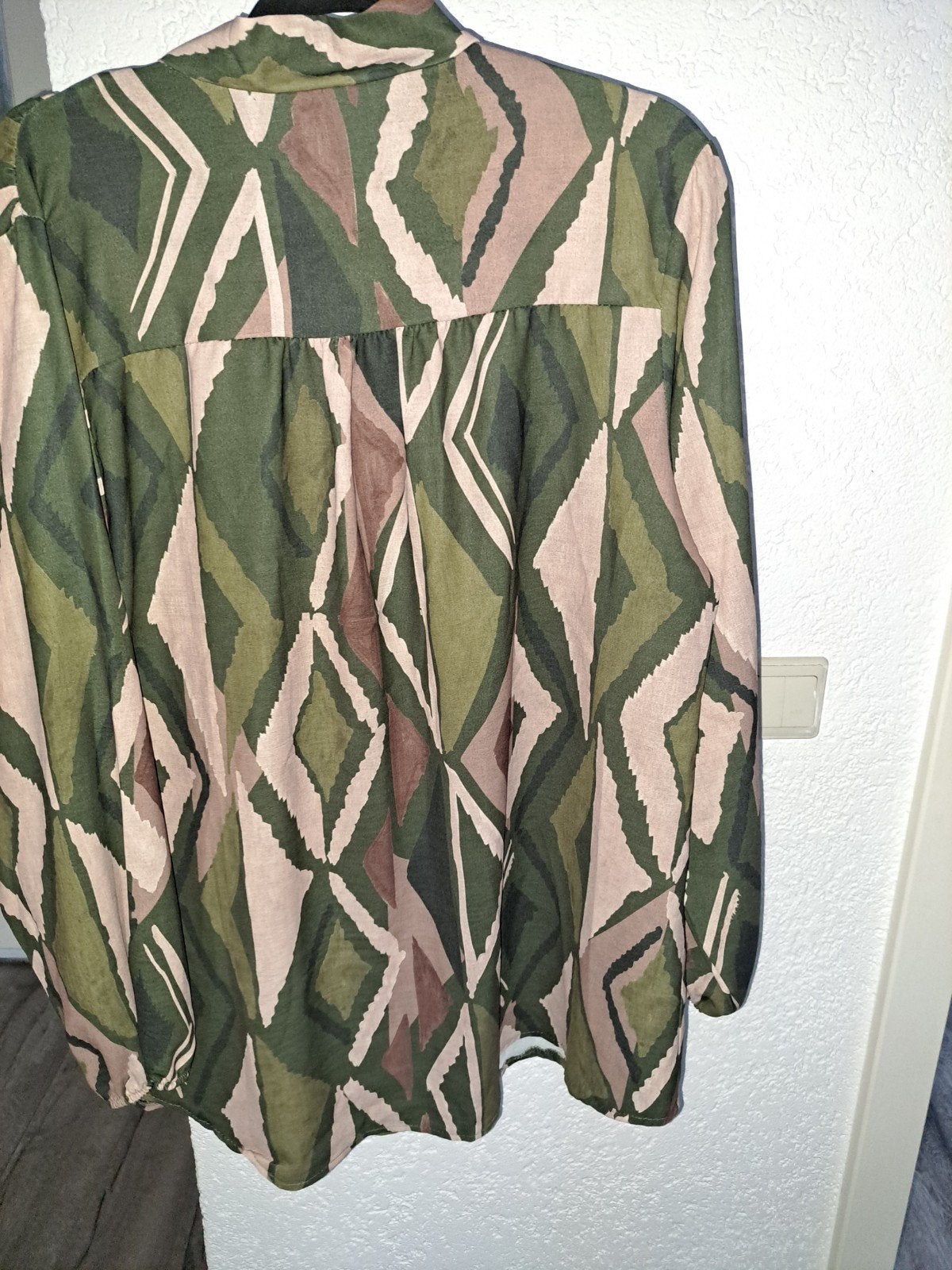Blouse groen/ beige/ bruin maat 40/42, Ophalen of Verzenden, Zo goed als nieuw, Maat 42/44 (L), Beige