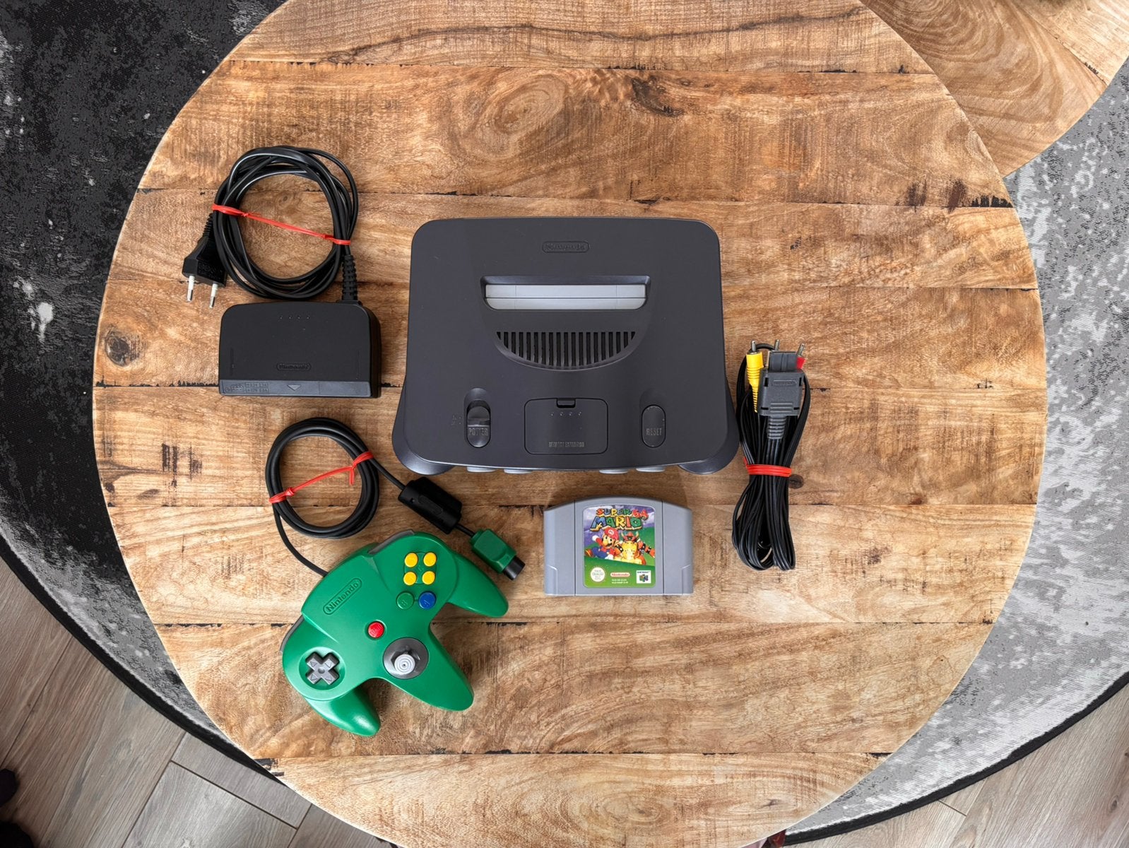 Nintendo 64 console set + 1 controller + Super Mario 64, Ophalen of Verzenden, Zo goed als nieuw, Met 1 controller, Met games