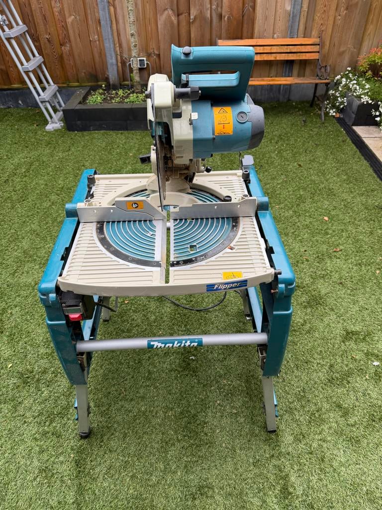 Makita Flipper Afkortzaag - Krachtige en Betrouwbare Zaag, Ophalen, Gebruikt, 70 mm of meer, Afkortzaag
