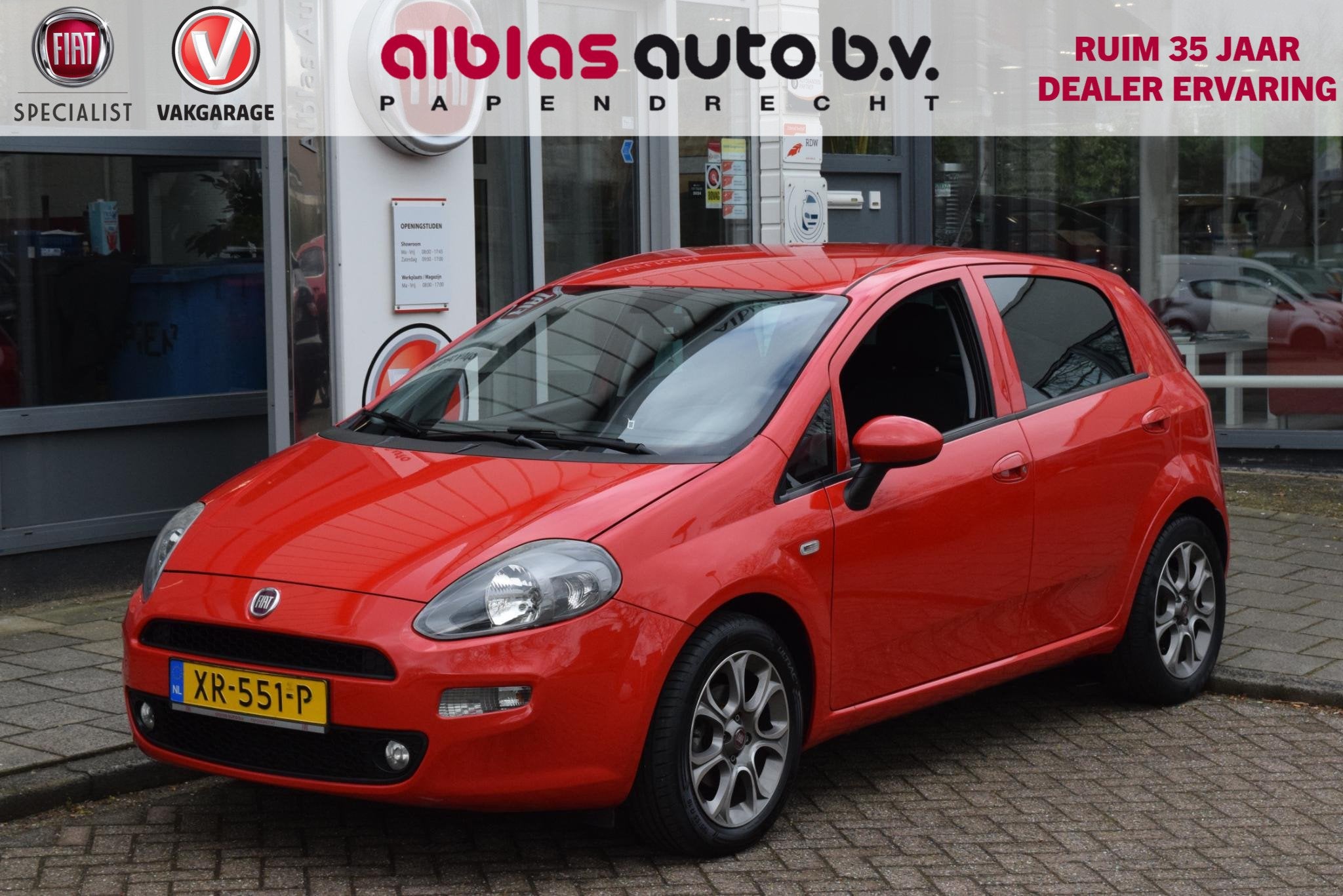 Fiat Punto 100pk Sempre|OrigNL|1e eig.|Dealero.h.|Trekhaak, Auto's, Voorwielaandrijving, Gebruikt, Euro 6, 49 €/maand