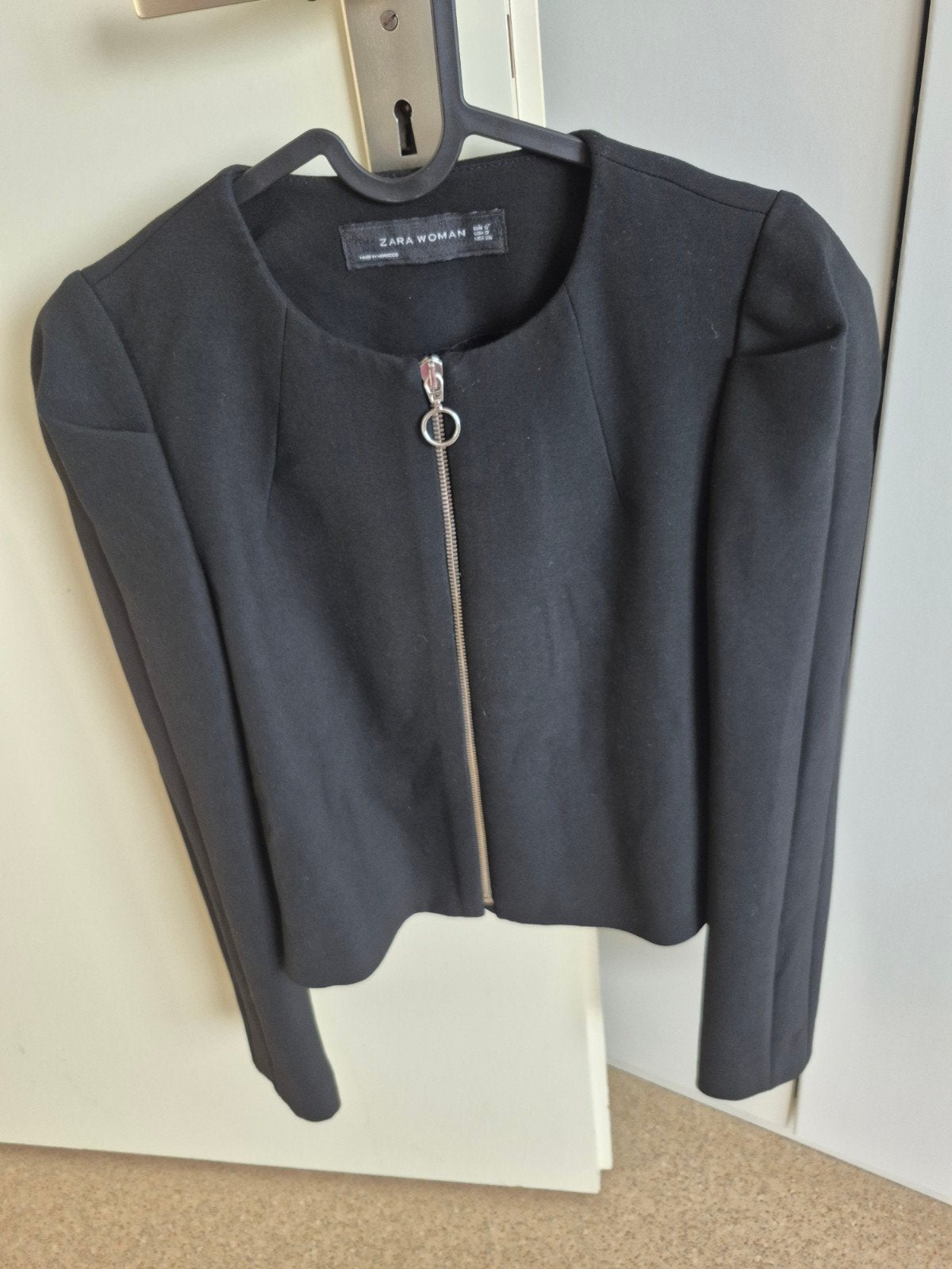 Zwarte Zara Woman jasje met rits, Kleding | Dames, Jassen | Zomer, Zwart, Ophalen of Verzenden, Zo goed als nieuw, Maat 36 (S)