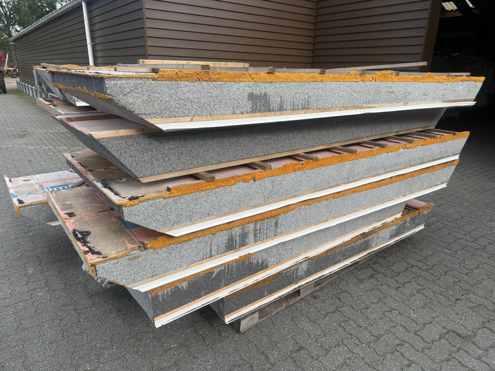 Isobouw dakplaten, Ophalen, Zo goed als nieuw