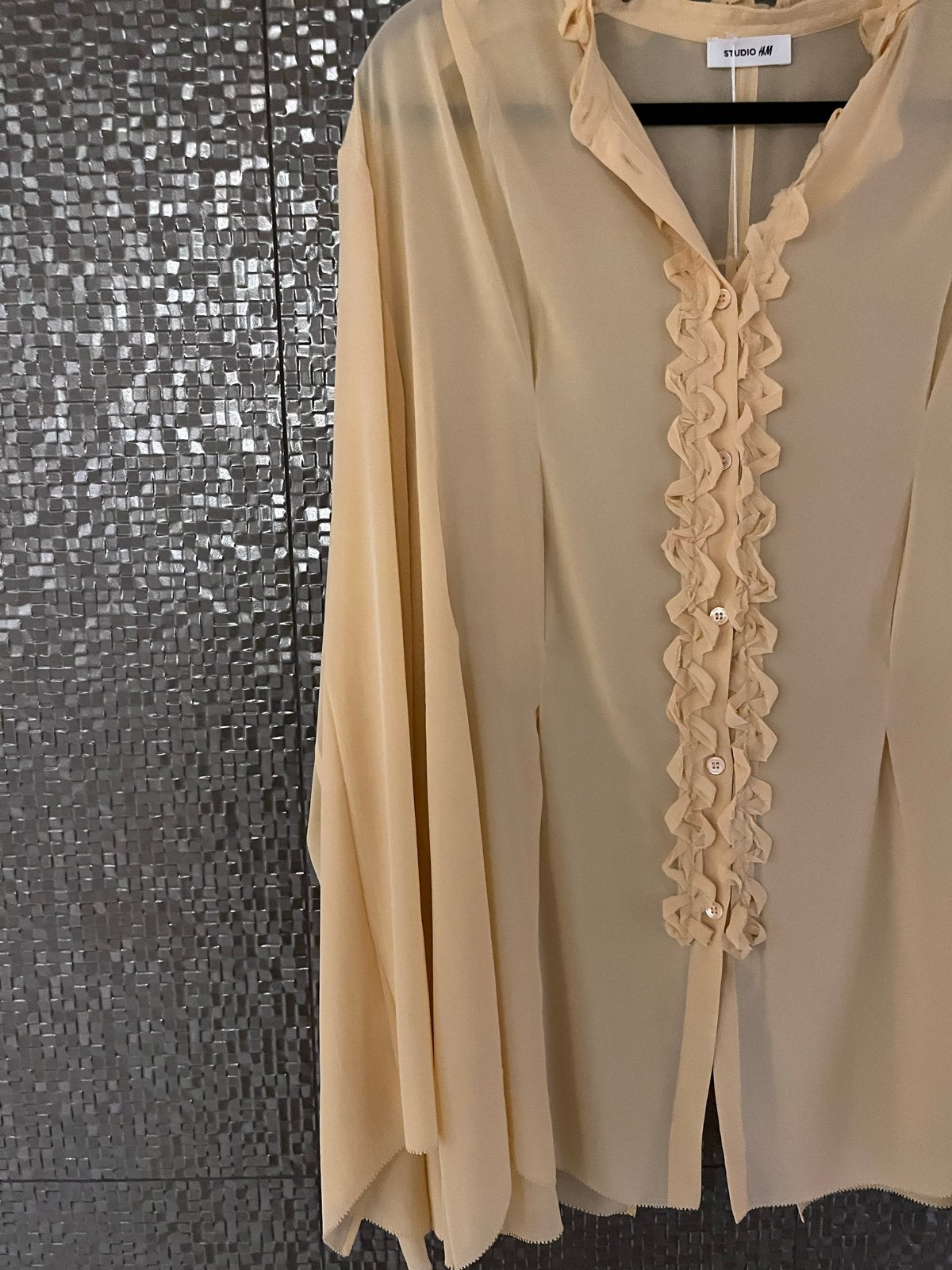 Nieuwe zijden blouse Studio H&M maat 44, Ophalen of Verzenden, Nieuw, Maat 42/44 (L), Geel
