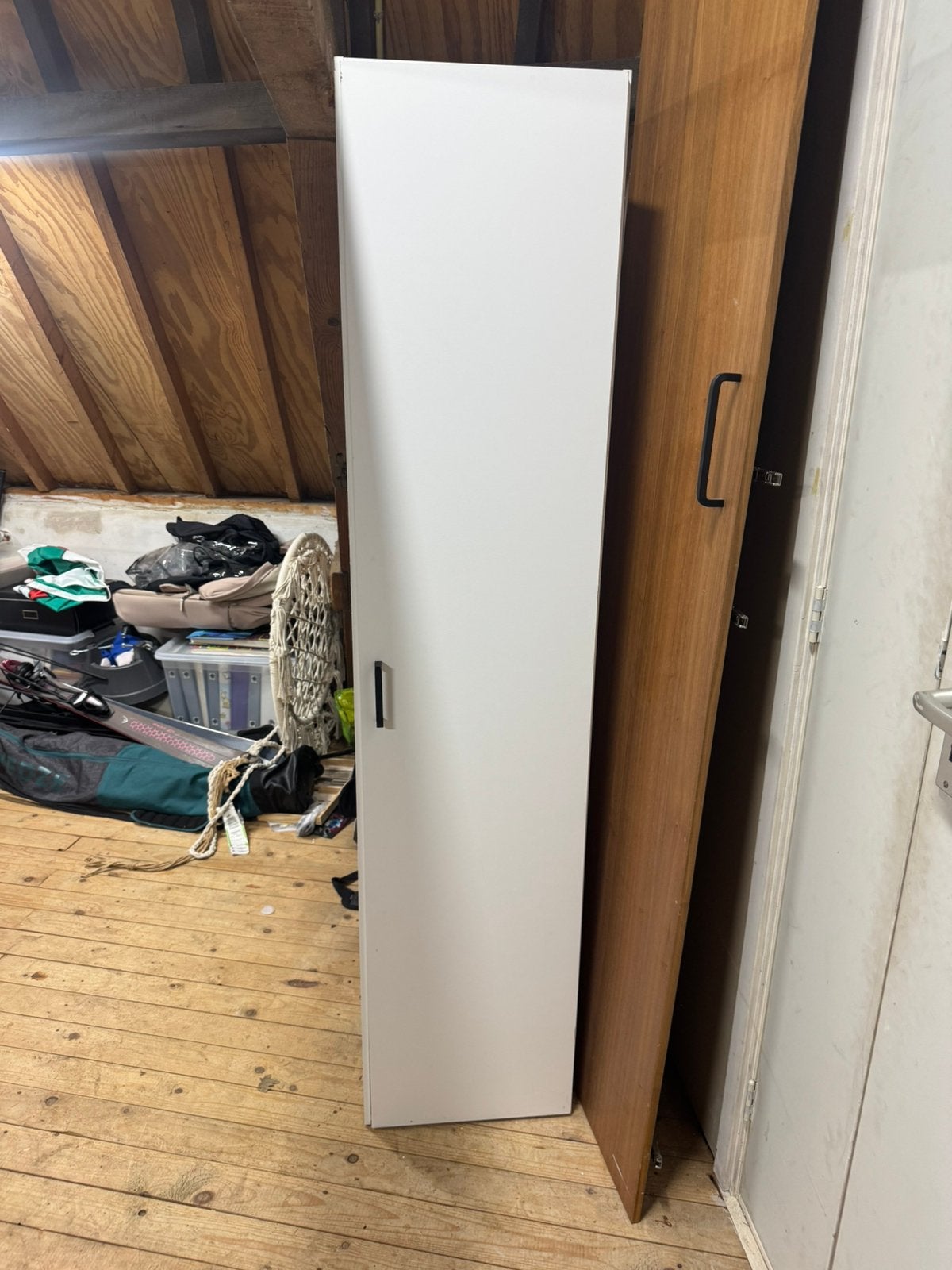 Smalle hoge witte opbergkast – 1 deur, Ophalen, Gebruikt