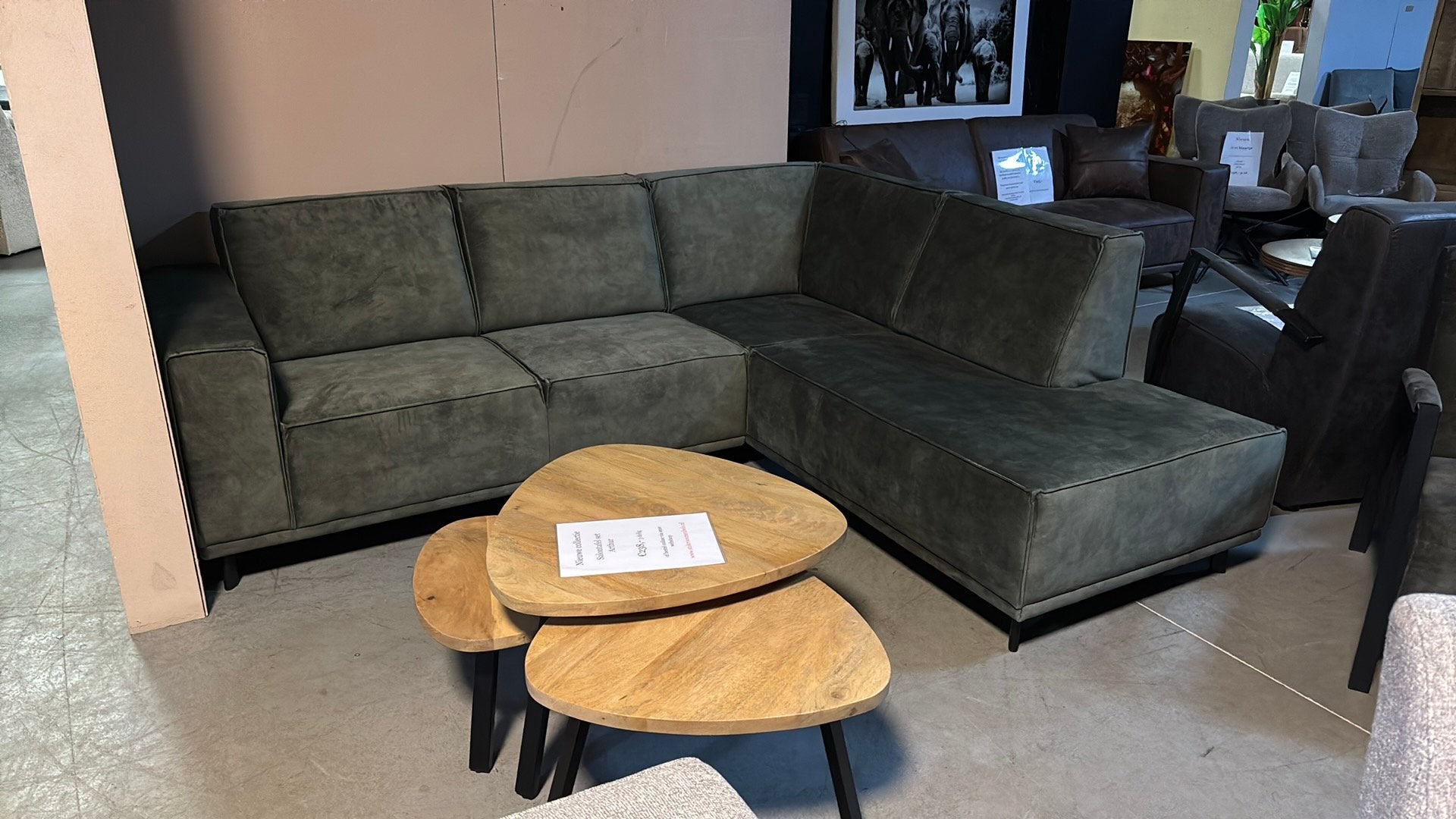 Hoekbank velvet - Showroom opruiming!, Huis en Inrichting, Banken | Bankstellen, Ophalen, Zo goed als nieuw, Vierpersoons of meer