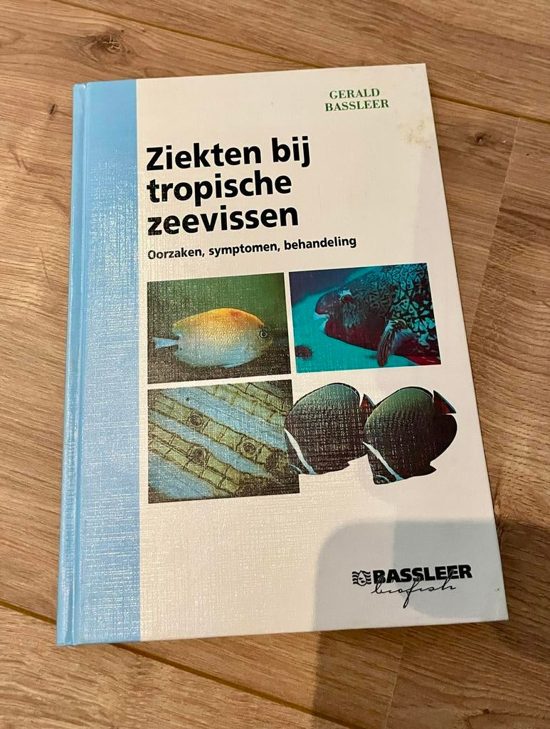 Boek ziekten bij tropische zeevissen auteur Gerald Bassleer, Ophalen of Verzenden, Zo goed als nieuw, Gerald Bassleer, Los deel