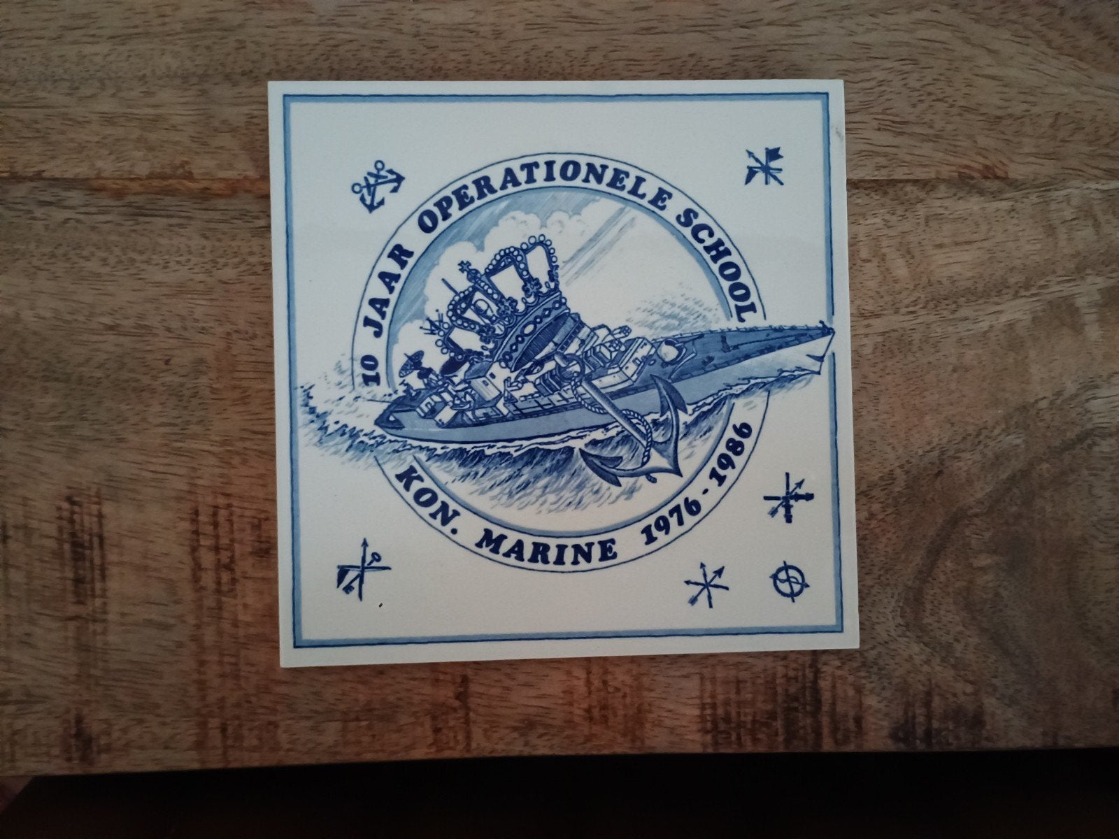 Koninklijke Marine herdenkings tegeltje, Verzamelen, Militaria | Algemeen, Ophalen of Verzenden, Marine, Nederland