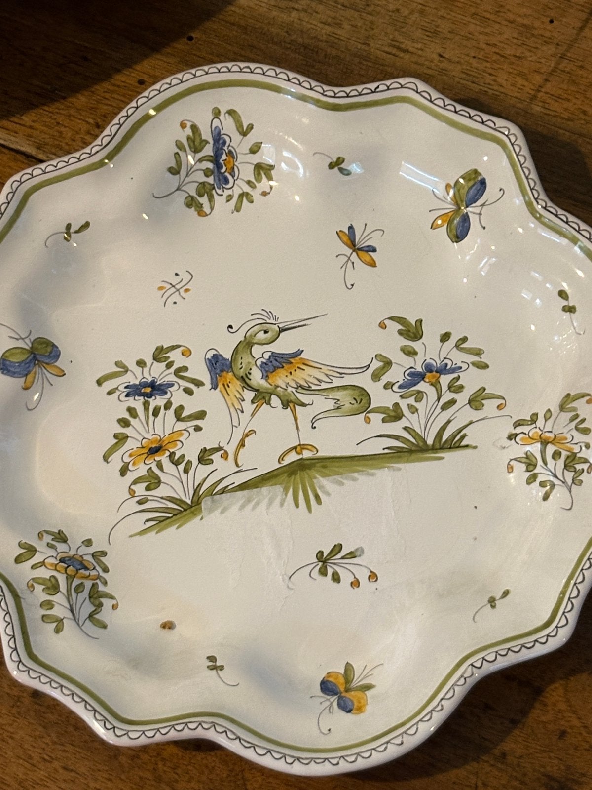 Vintage Franse faience Moustiers bord gesigneerd M. Blanc, Antiek en Kunst, Ophalen of Verzenden