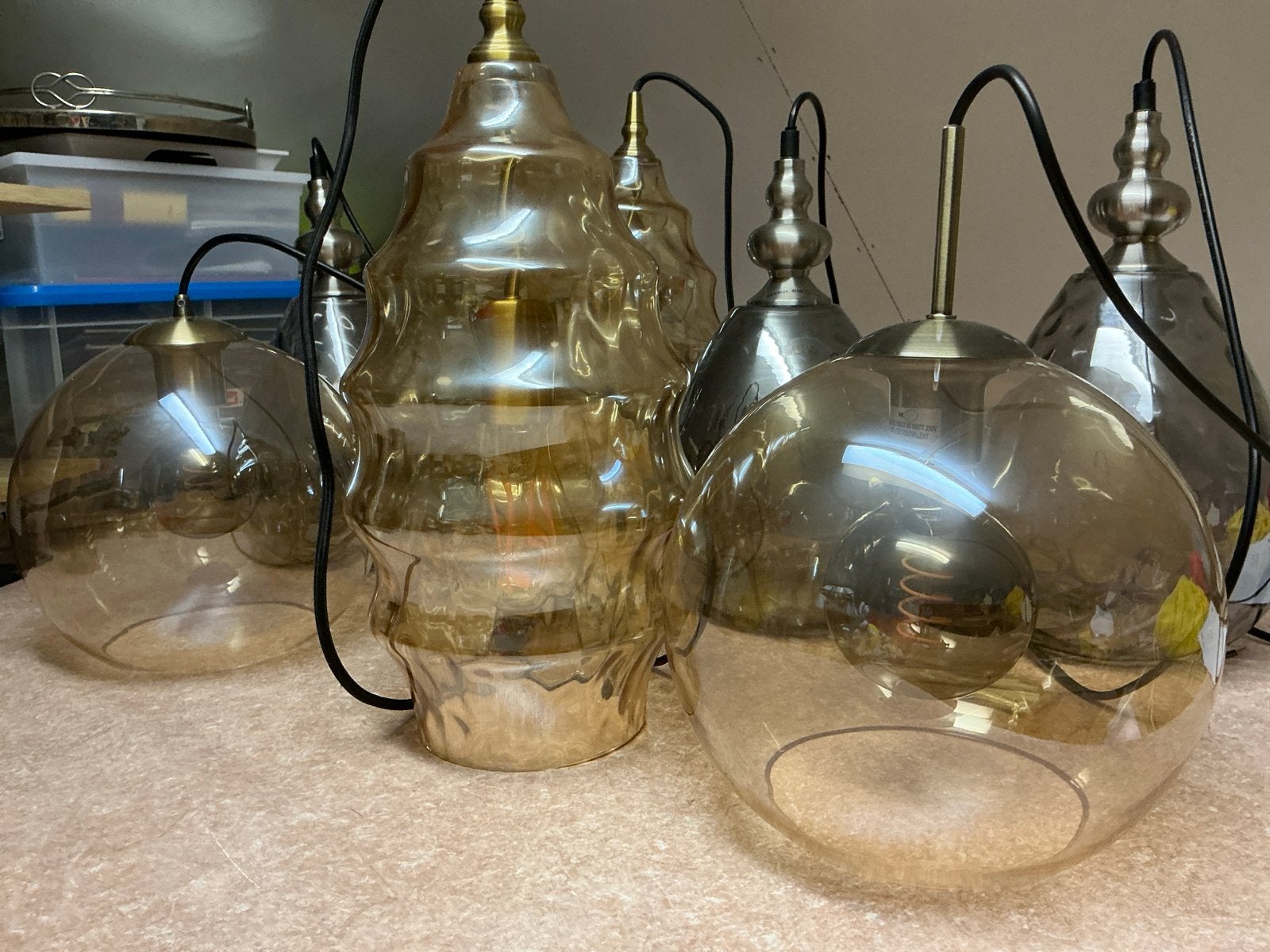 Set van 7 vintage hanglampen - amber glas en metaal, Huis en Inrichting, Ophalen, Gebruikt, Glas, E27 (groot)