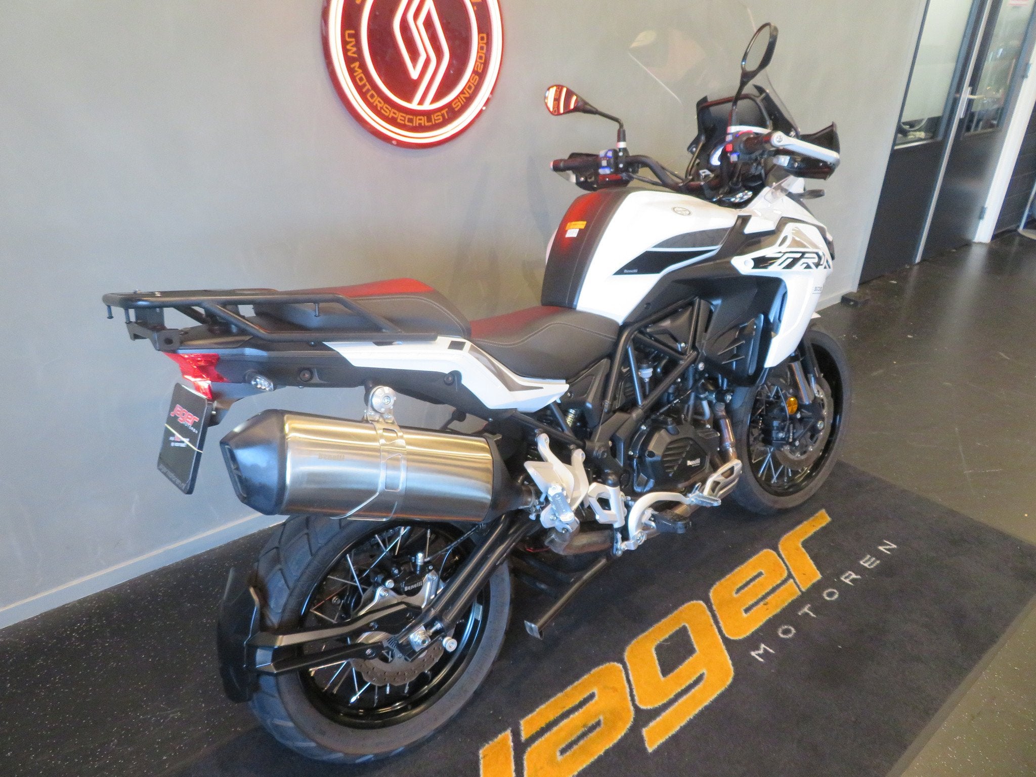 Benelli TRK 502 ZEER FRAAI! TOP-CASE (bj 2022), Motoren, Toermotor, Gebruikt, Bedrijf