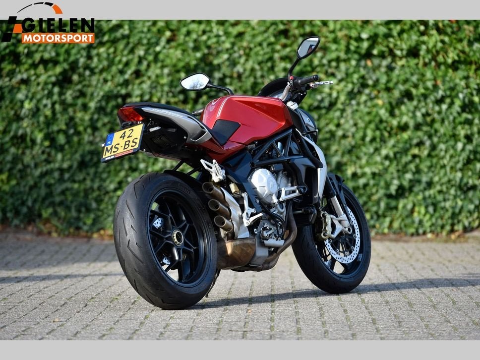MV Agusta Brutale 800 eos 2015, Via Giovanni Macchi, 144 21100 Varese, Italy, Bedrijf, 3 cilinders, Meer dan 35 kW