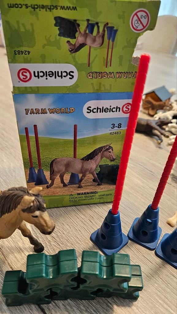 Schleich 42483 Hindernisset voor paarden - Farm World, Ophalen of Verzenden, Gebruikt, Jongen of Meisje