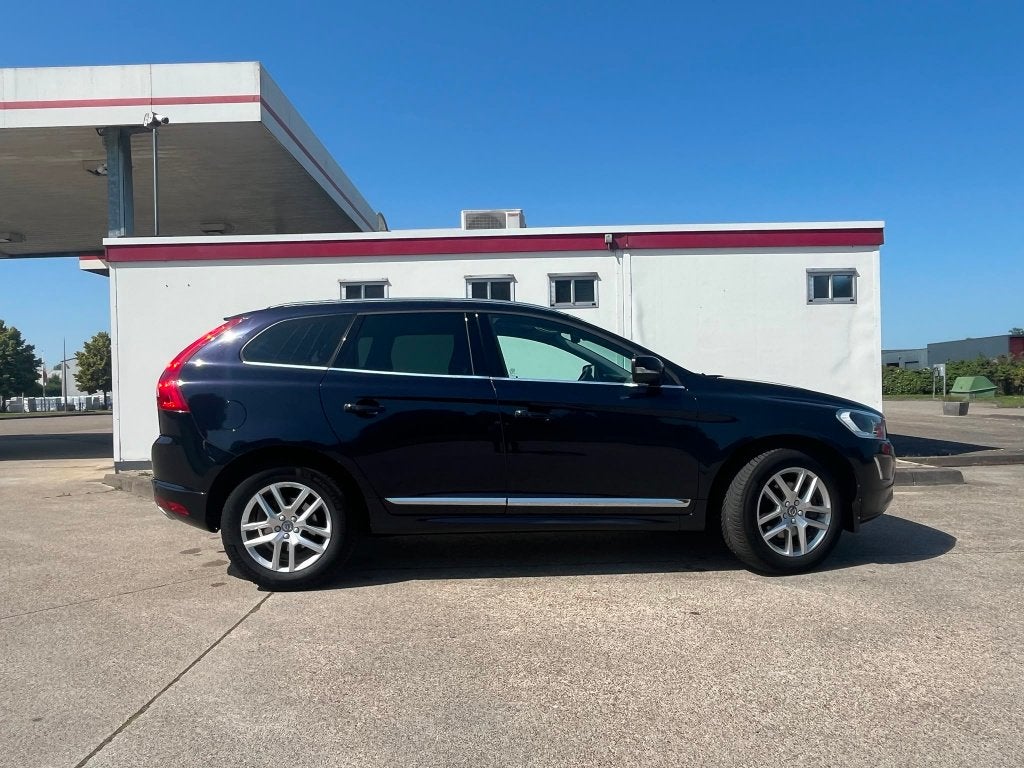 Volvo XC60 2.5 T5 AWD Geartronic 2017 Blauw Leren bekleding, Auto's, 1800 kg, 1969 cc, Blauw, Bedrijf