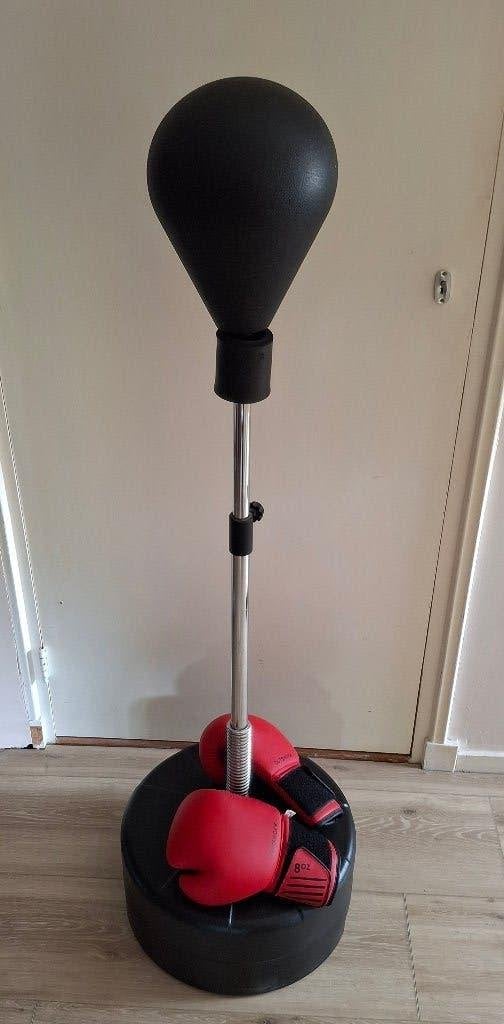Decathlon Domos boxbal met boxhandschoenen, Ophalen, Zo goed als nieuw, Boksbal