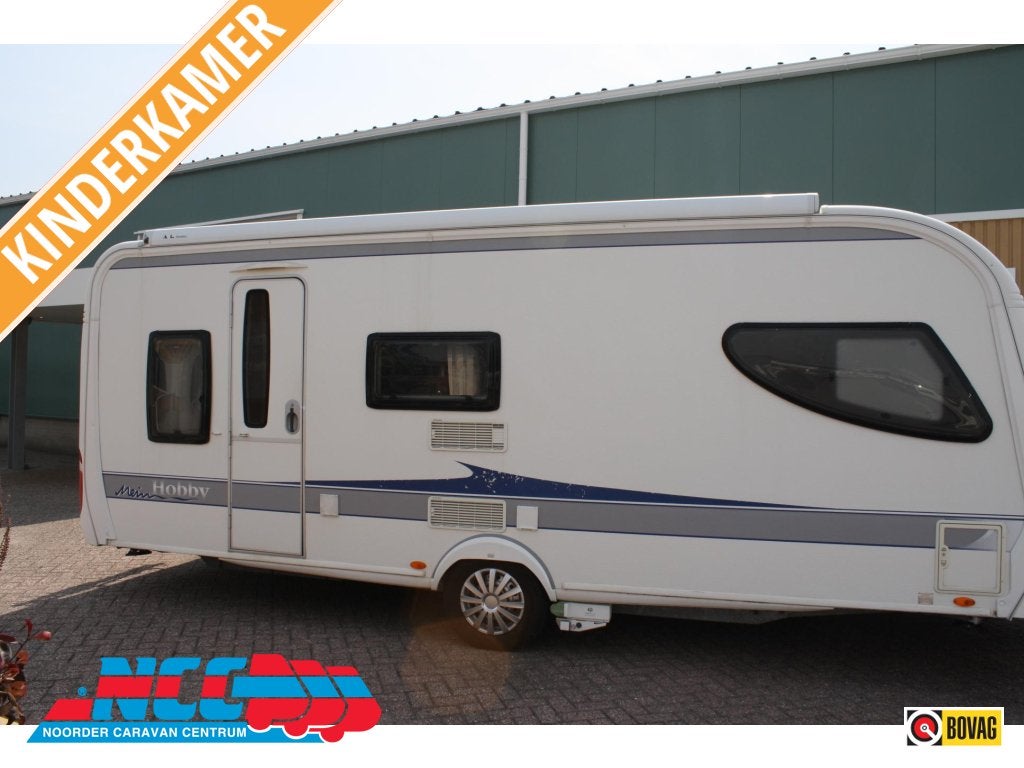 Hobby La Vita 560 KMFE, Caravans en Kamperen, Caravans, Schokbreker, 5 tot 6 meter, Tot en met 6, 1250 - 1500 kg