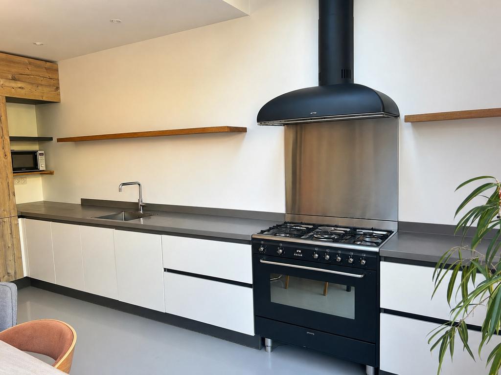 Moderne brugman keuken - goede staat-oven+afzuigkap van SMEG, Huis en Inrichting, Ophalen, Gebruikt, Wit, Greeploos