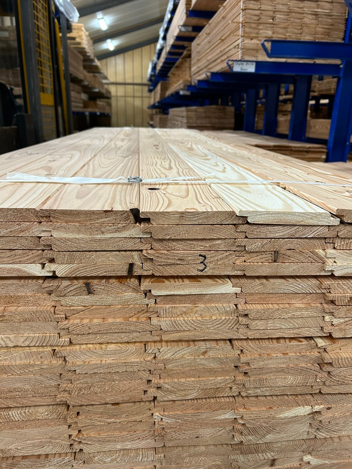 Douglas / lariks 18x130mm WB shiplap wisselsponning halfhout