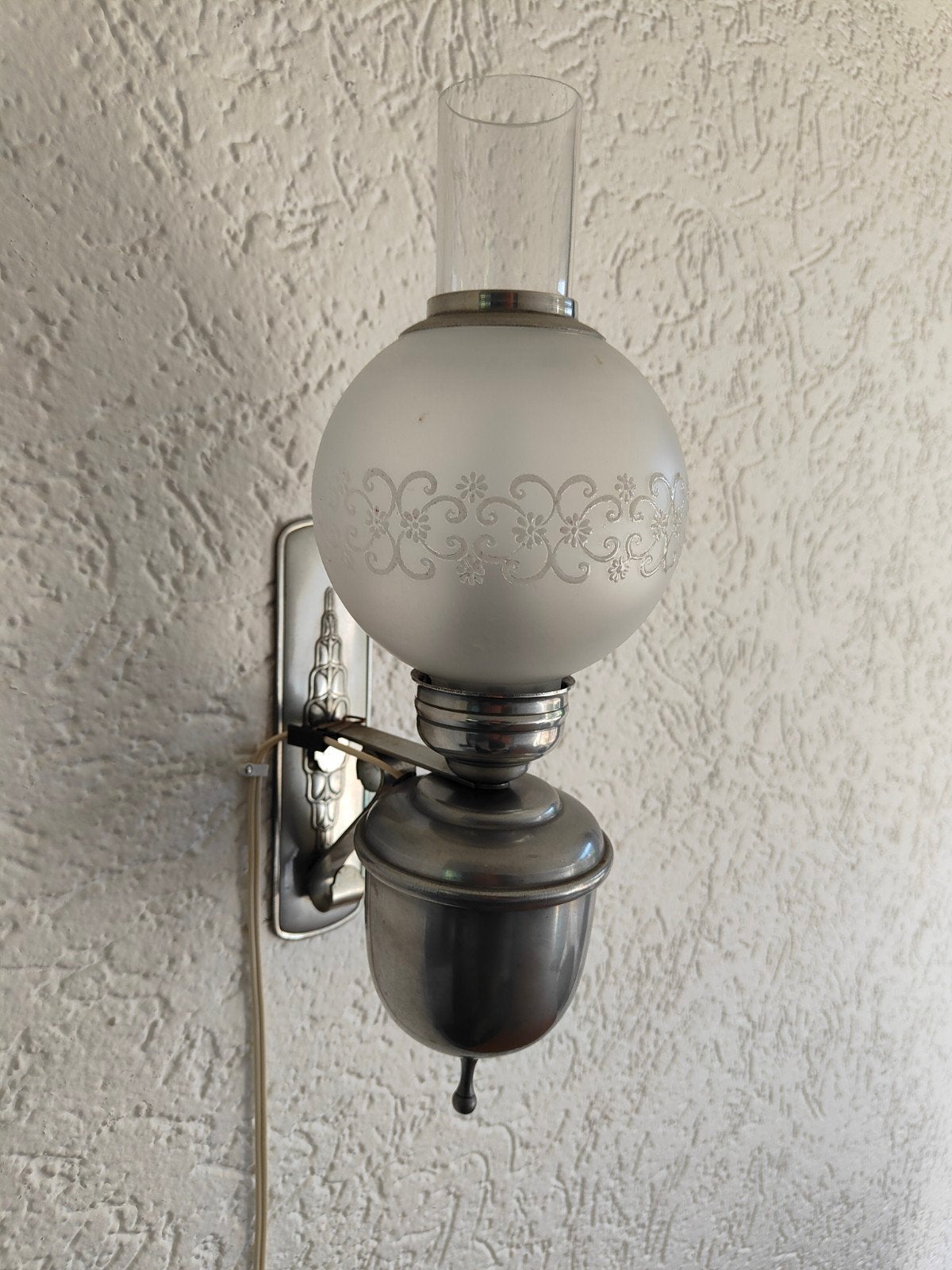 Twee tinnen lampen: staande en hangende schemerlamp, Antiek en Kunst, Antiek | Lampen, Ophalen