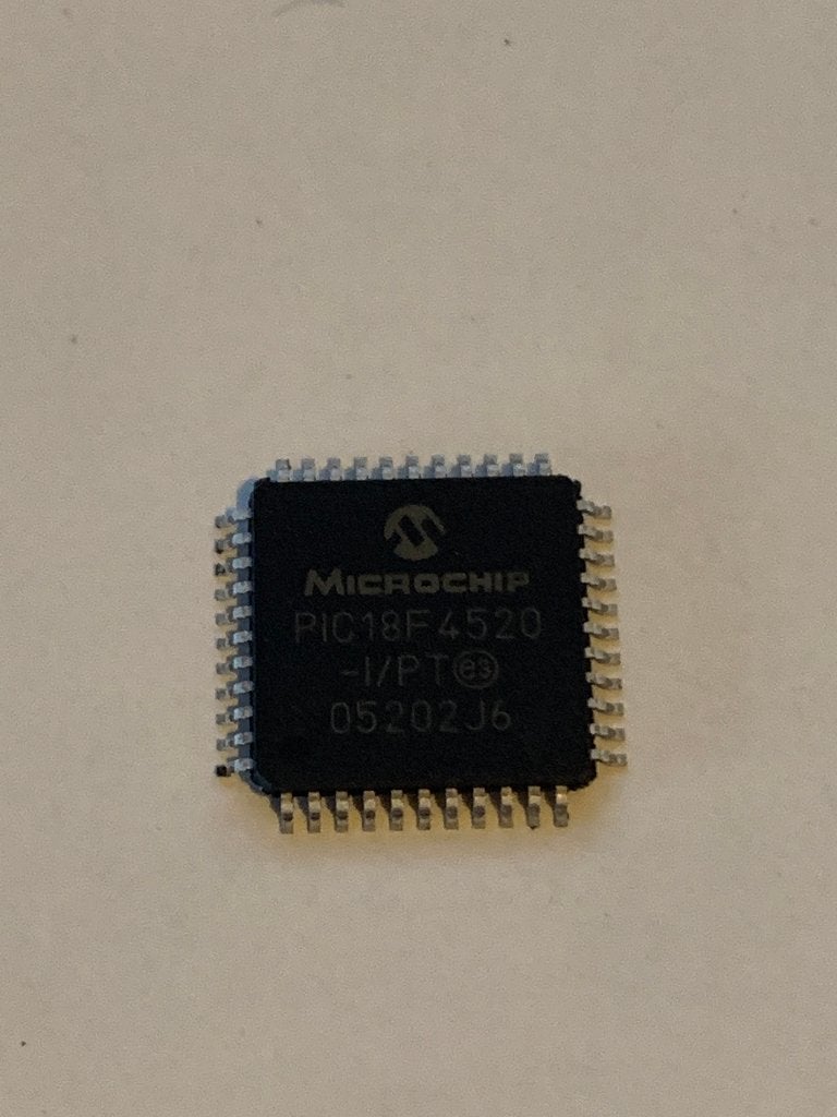 Microchip PIC18F4520 8-bit PIC Microcontroller 4x, Hobby en Vrije tijd, Elektronica-componenten, Ophalen of Verzenden, Gebruikt