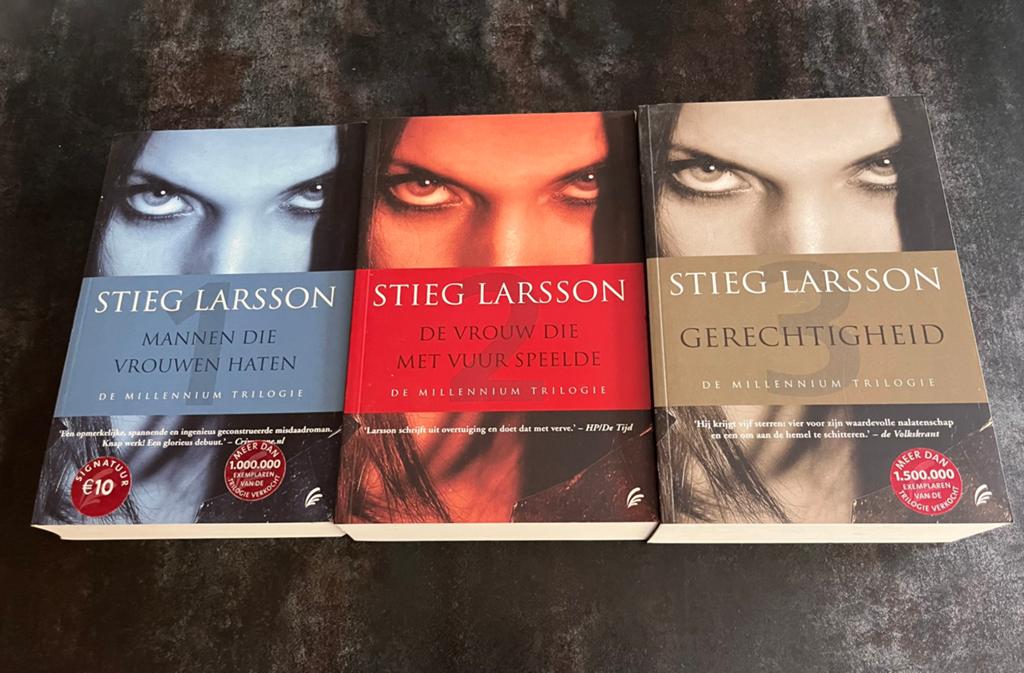 Stieg Larsson. - De millennium trilogie, Boeken, Ophalen of Verzenden, Gelezen