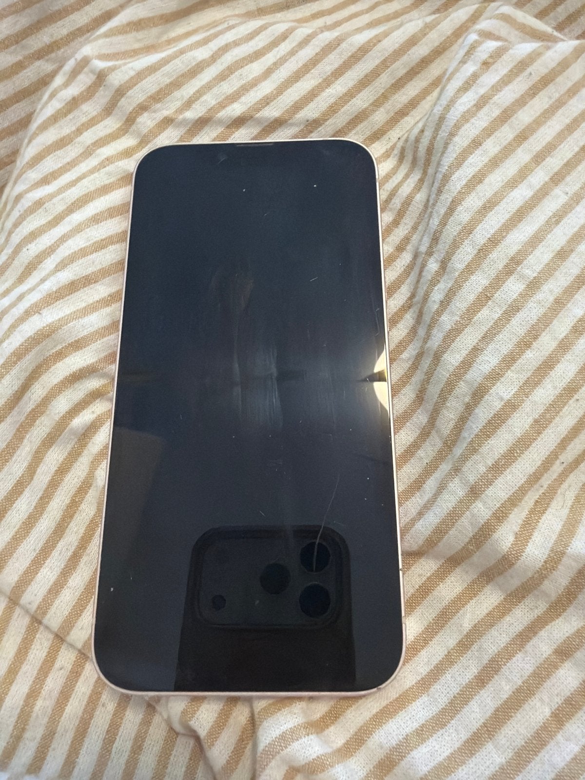 iPhone 13 - Roze - Gebarsten achterkant, Ophalen of Verzenden, Zonder abonnement, 128 GB, Gebruikt