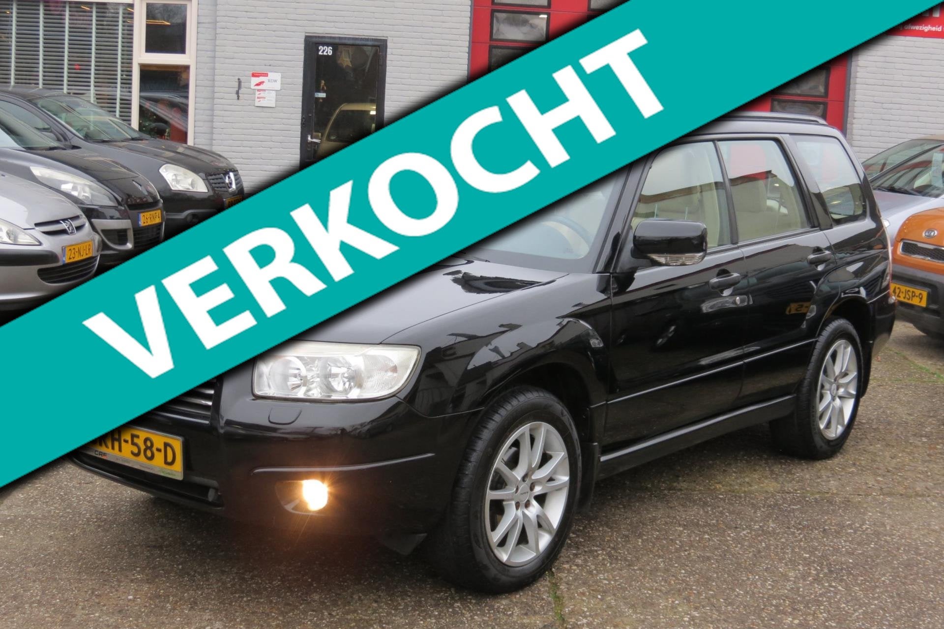 Subaru FORESTER 2.0, 4x4 AUTOMAAT .LEDER , PANO DAK, Auto's, 1380 kg, Gebruikt, 4 cilinders, Zwart