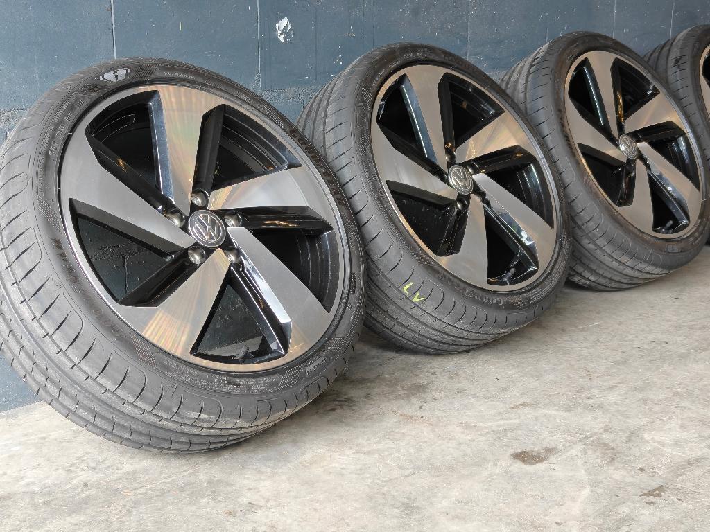 18 inch Originele Volkswagen Golf GTI Milton Keynes Zomerset, Ophalen, 18 inch, Gebruikt, Volkwagen