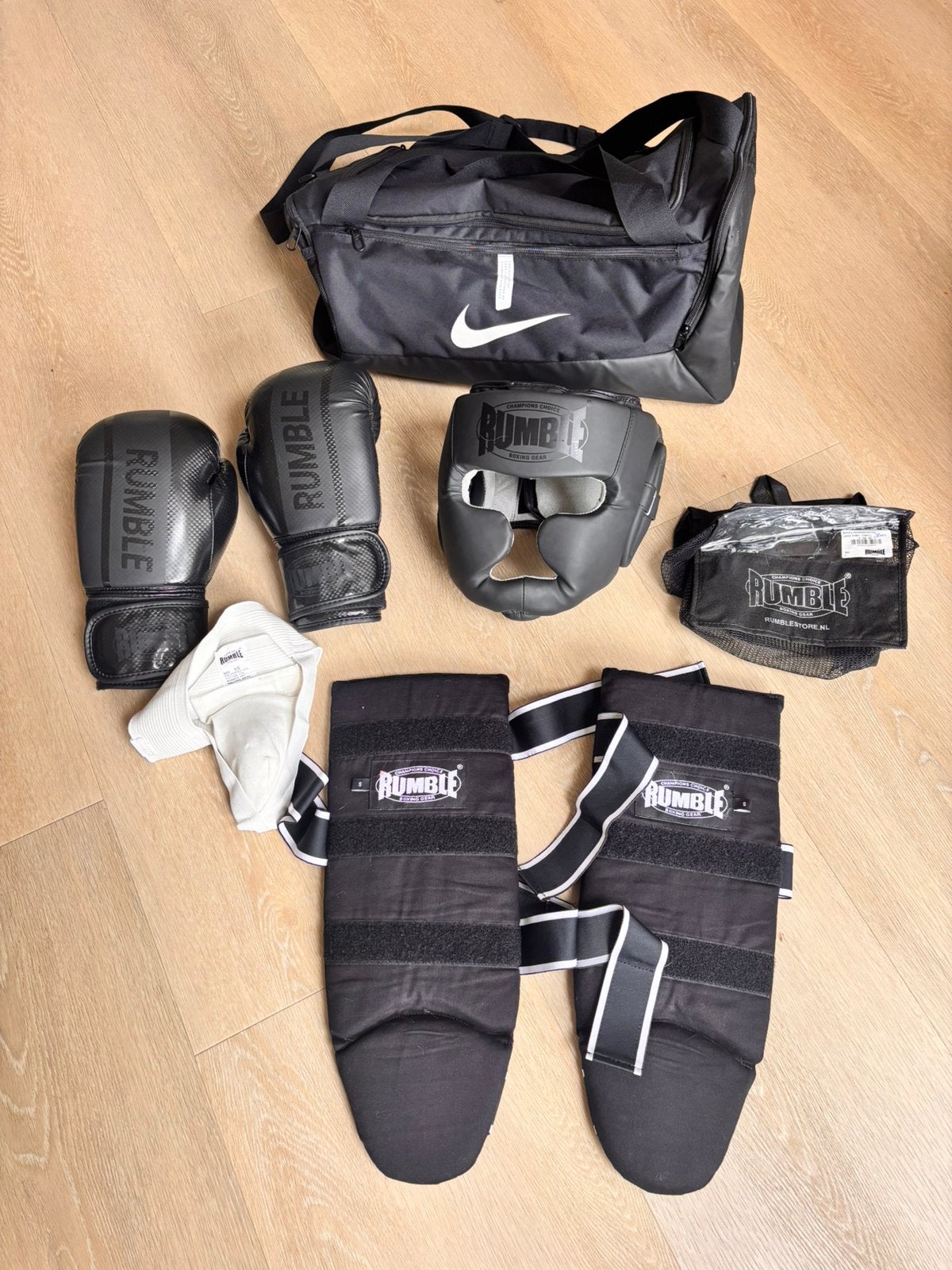 Complete set thai/kickboksen kind  vanaf 10 jaar z.g.a.n., Sport en Fitness, Vechtsporten en Zelfverdediging, Maat XS of kleiner