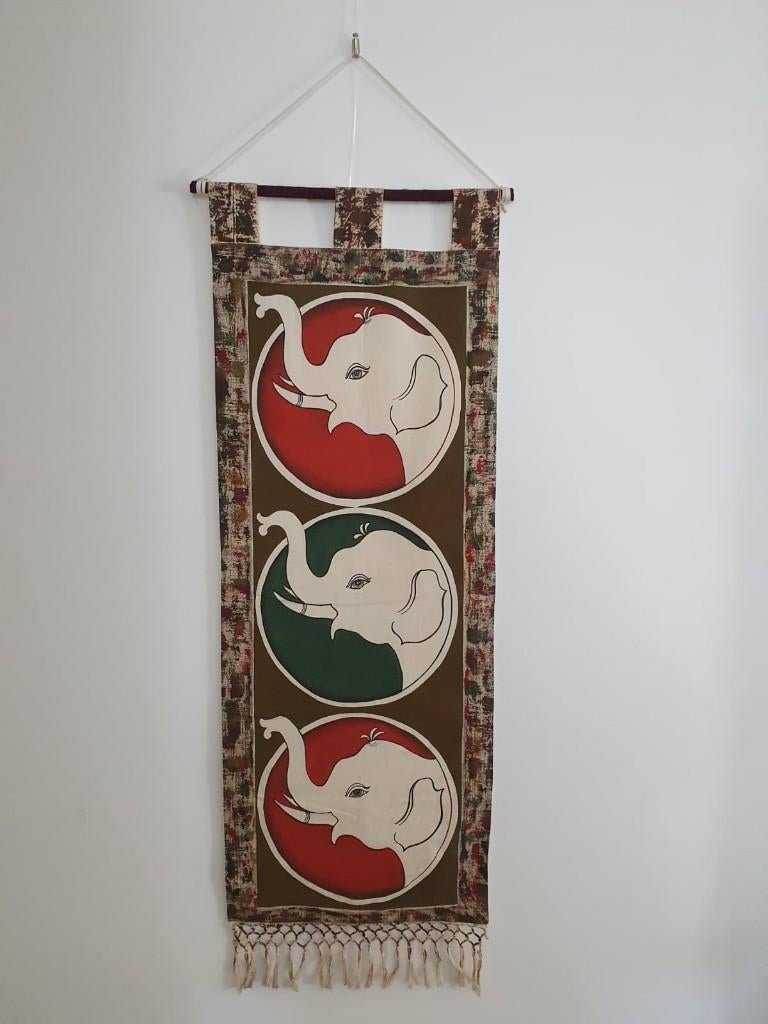 wanddecoratie olifanten op katoen, Huis en Inrichting, 135 cm, Gebruikt, Oosters, Ophalen of Verzenden